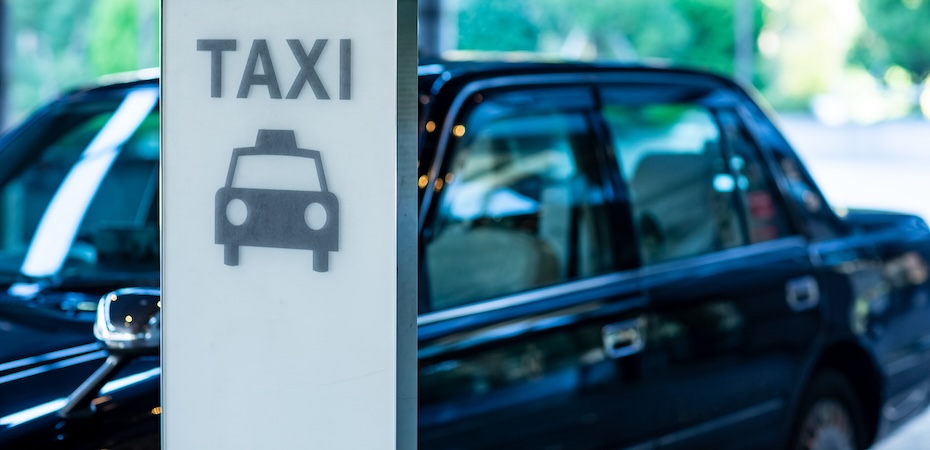 東京都のタクシー事業者向け多言語対応端末等導入補助金について解説